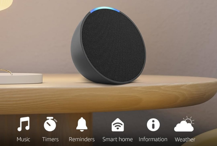 Smart speaker gives voice reminders